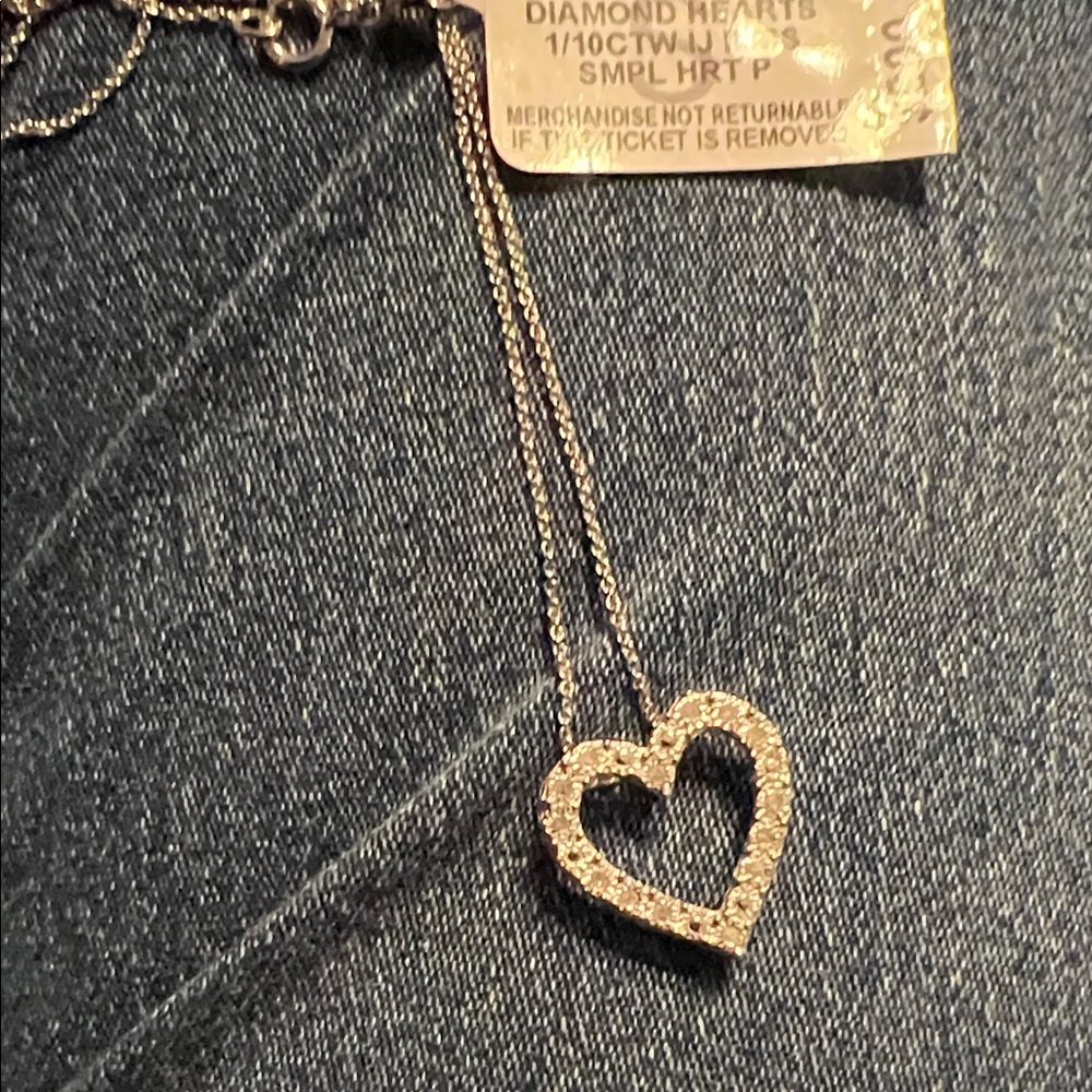 Elegant Silver Heart Pendant Necklace